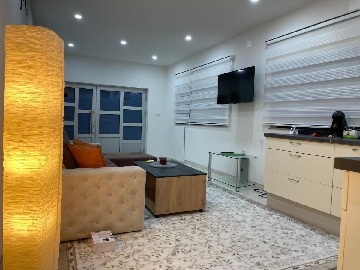 Apartman Cuprija Cazin Bagian luar foto