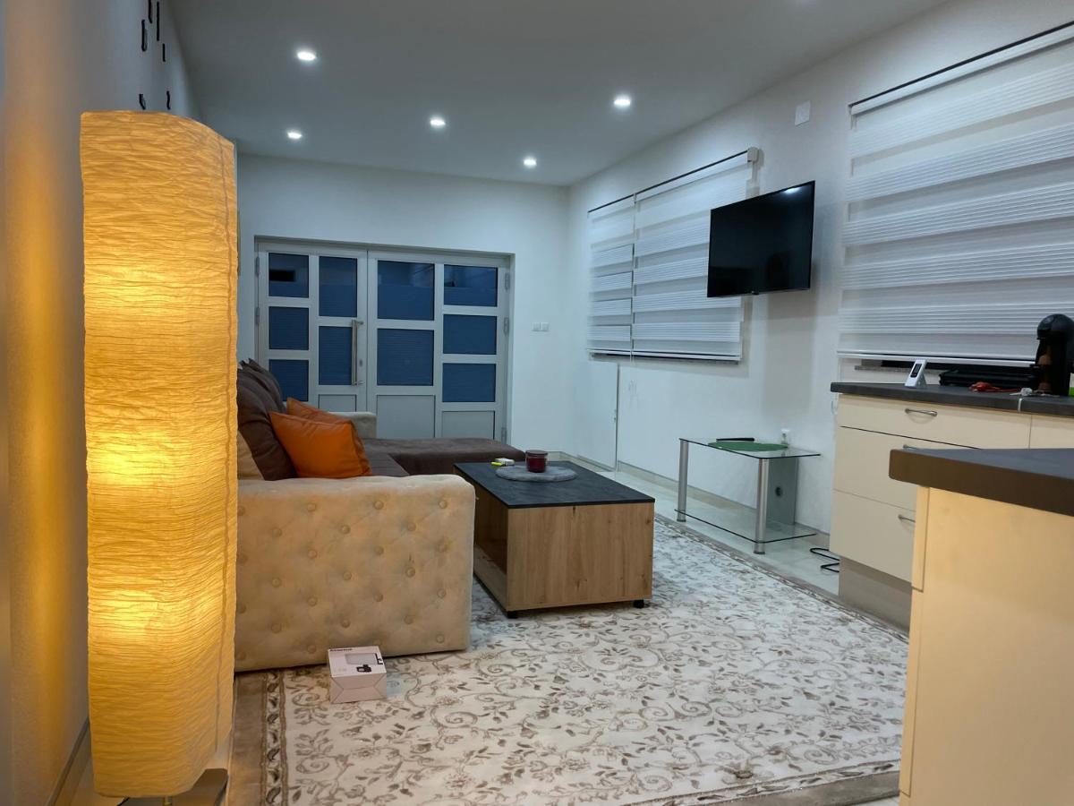 Apartman Cuprija Cazin Bagian luar foto